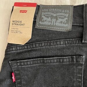 Levi's Women’s Black Wedgie High Rise Straight Jeans Style NWT